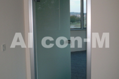 8-Staklena-vrata-sa-alu-dovratnikom