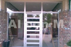 24-Jednokrilna-alu-vrata-sa-nadsvjetlom